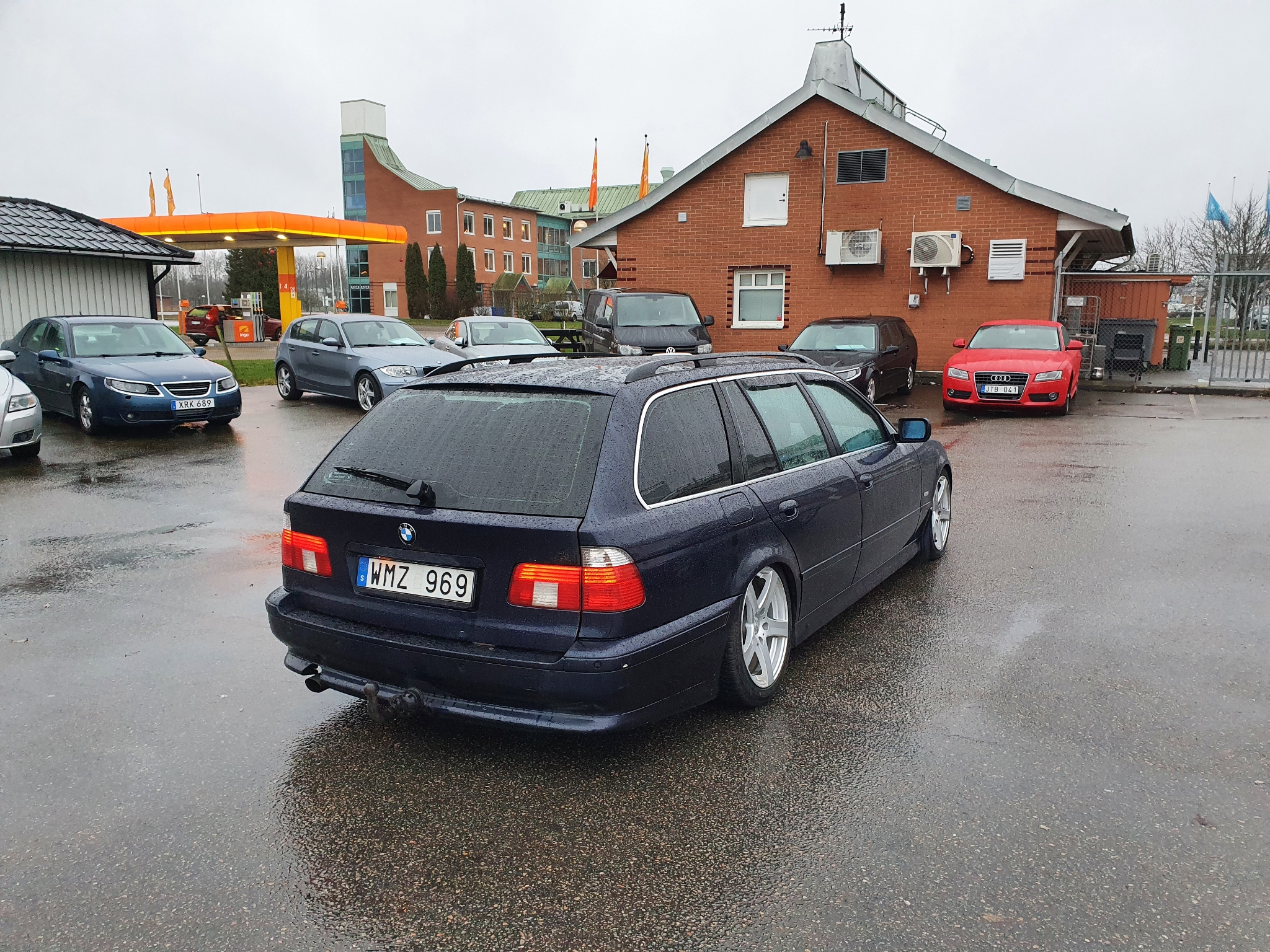 BMW 530 i Touring Automat Business 231hk 2002, kuva 5/37