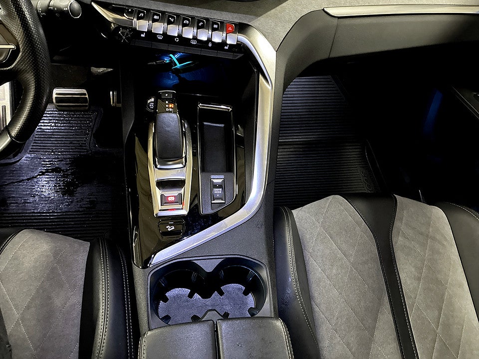 Bild på Peugeot 3008 GT HYBRID4 PHEV 300hk Aut CARPLAY NAVI