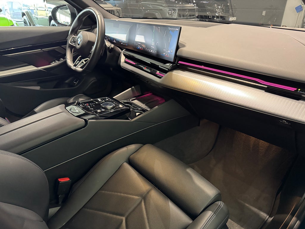 BMW 520d xDrive Touring M Sport Drag Värmare Bowers & Wilkins - bild 6