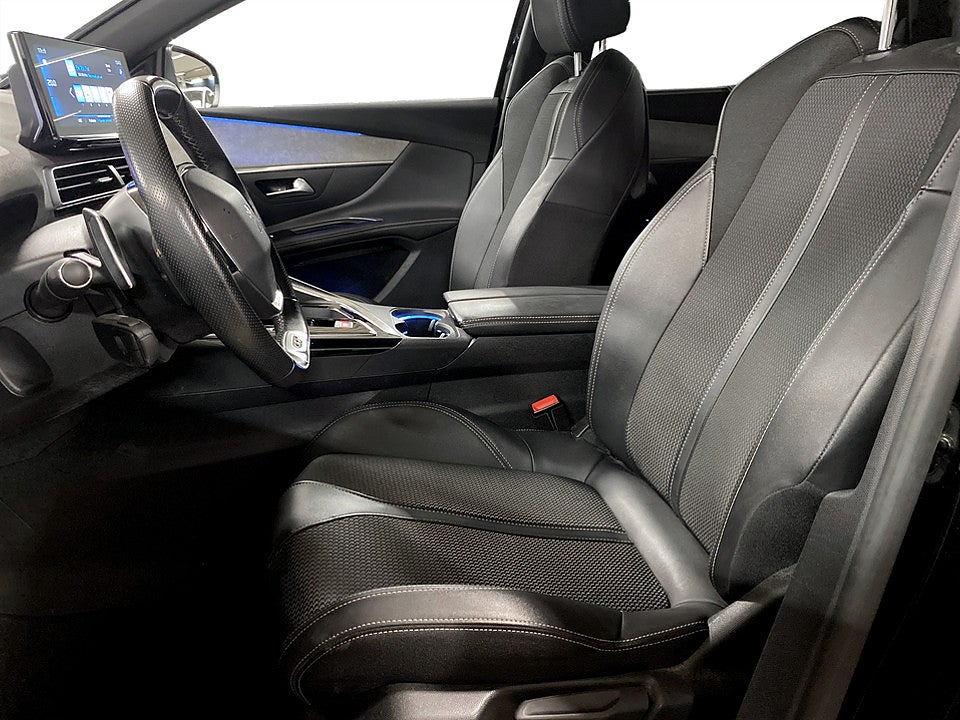Bild på Peugeot 5008 GT 1.2 PT 130hk Aut 7-SITS B-KAMERA CARPLAY