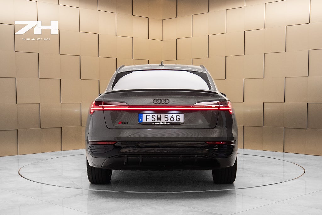 Audi Q8 Sportback 55 e-tron quattro S Line / HuD / Drag / 21"