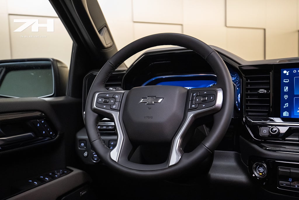 Chevrolet Silverado ZR2 1500 Crew Cab 3.0 Duramax / BOSE / HuD /Taklucka