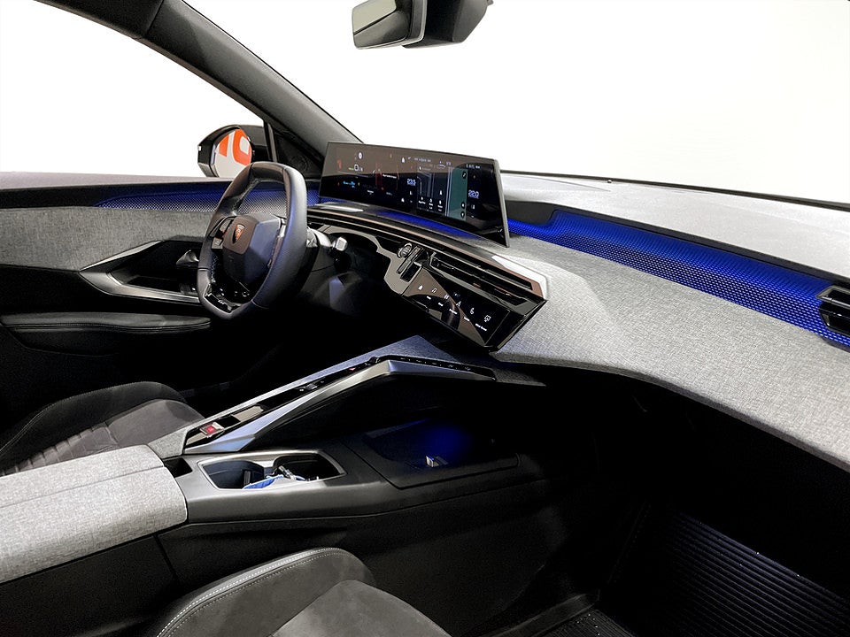 Bild på Peugeot E-5008 GT Standard Range Aut 7-SITS B-KAMERA CARPLAY 214hk