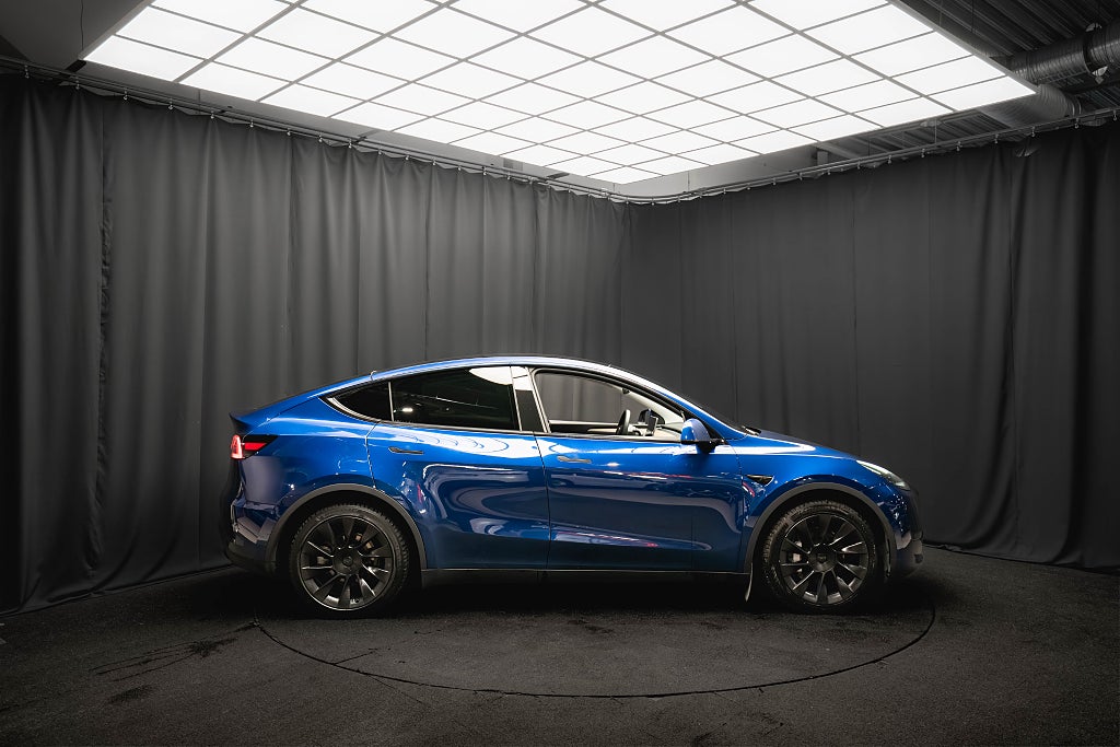 Tesla Model Y Long Range AWD 20'' DRAG PANO LÄDER 92.5%SoH 1-ÄGARE