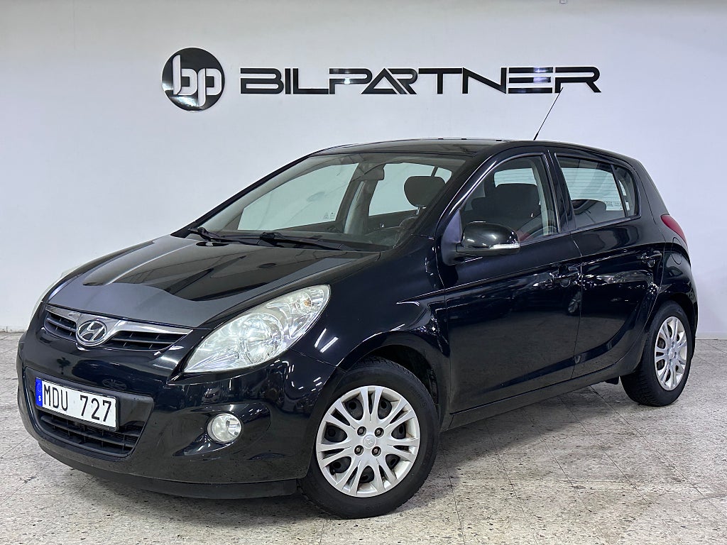 Hyundai i20 5-dörrar 1.2 Premium | NYBESIKTIGAD | 15000mil