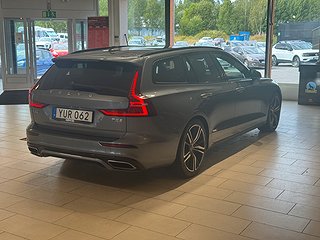 Volvo V60 T5 R-Design/M-värm/Navi/Pano/360°/Rattvärme/H&K