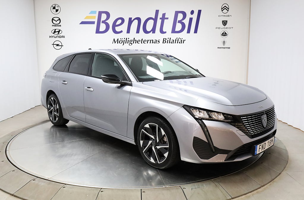 Peugeot 308 SW Hybrid 145 1.2 PureTech 145 e / Automat / 3100 Mil