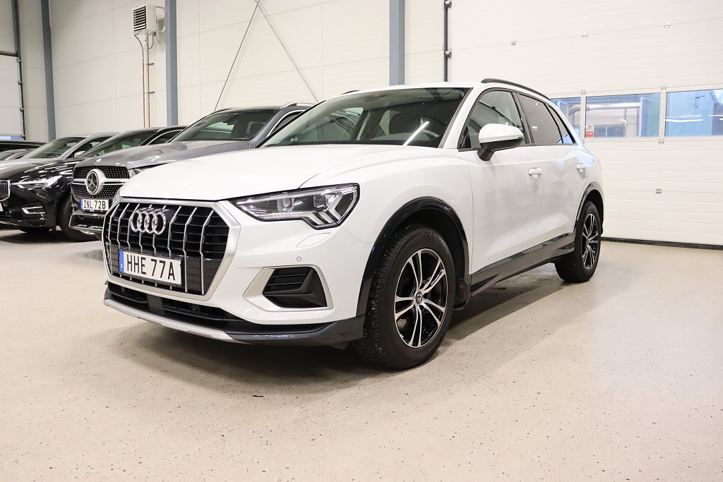 Audi Q3 40 TFSI quattro B-värmare Drag 1-Ägare Cockpit 190hk
