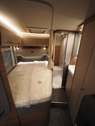 Husbil-halvintegrerad Knaus Van Ti 550 MF 14 av 18