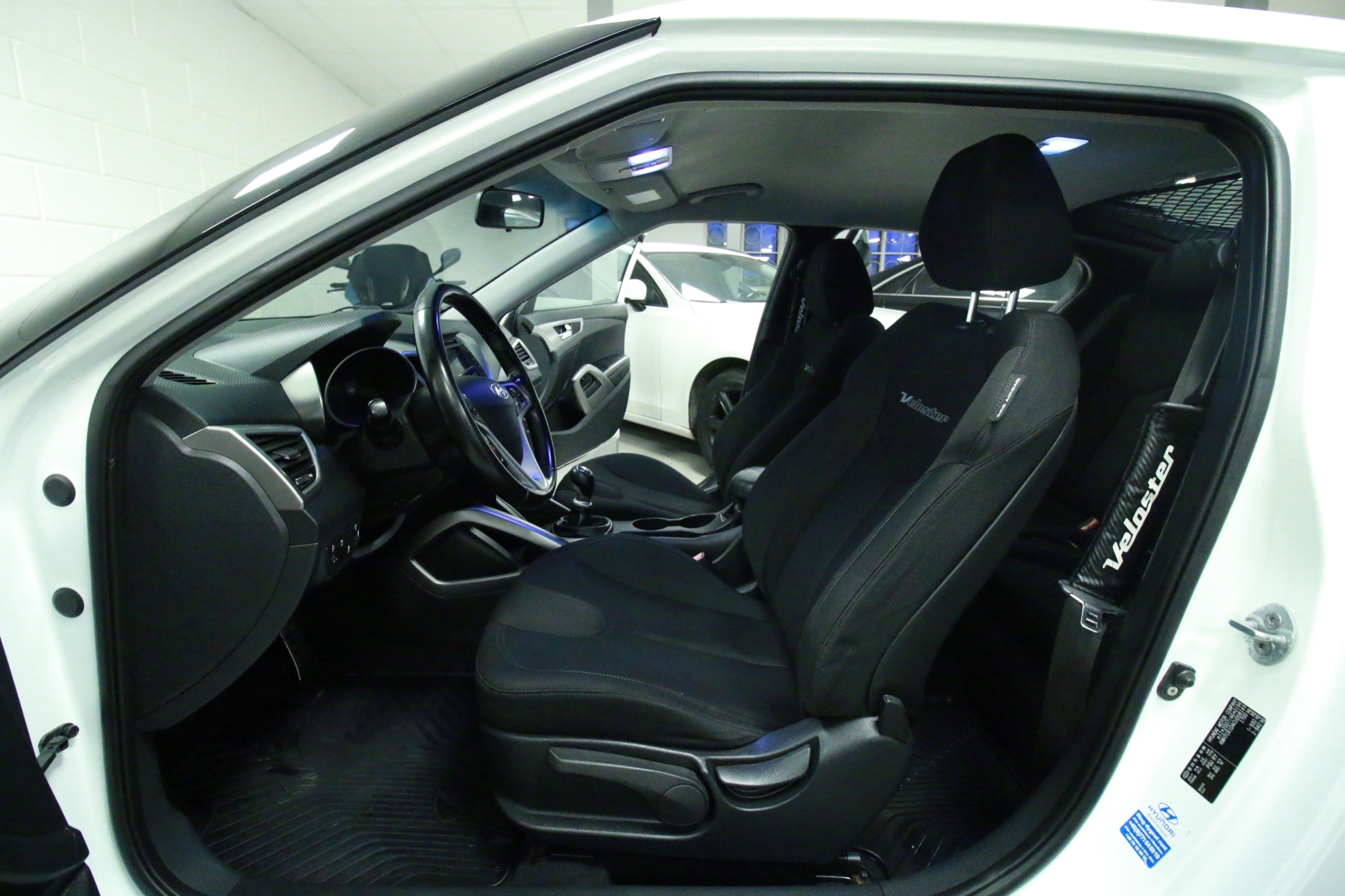 Hyundai Veloster 1.6 GDI 140hk GPS 2012, bild 6/39
