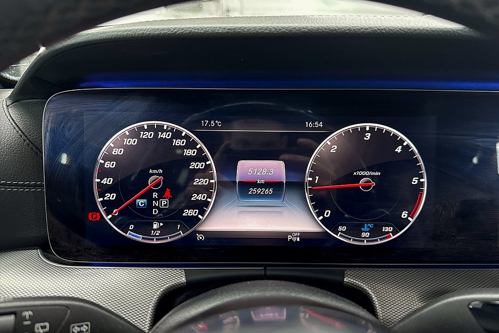 Mercedes-Benz E 2019 - miniatyr 14