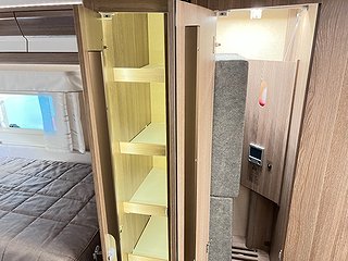Husbil-integrerad Kabe Imperial 910 LGB 28 av 37