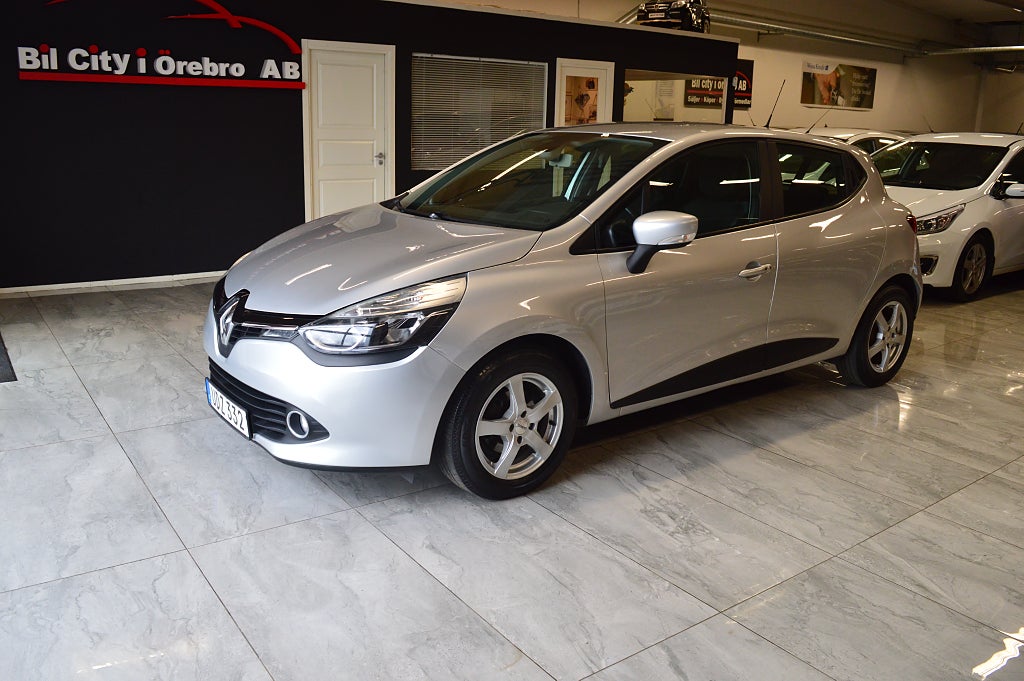 Renault Clio 1.2 (73hk)  2-Ägare / Låga Mil / GPS / Nyservad & Ny Besiktad
