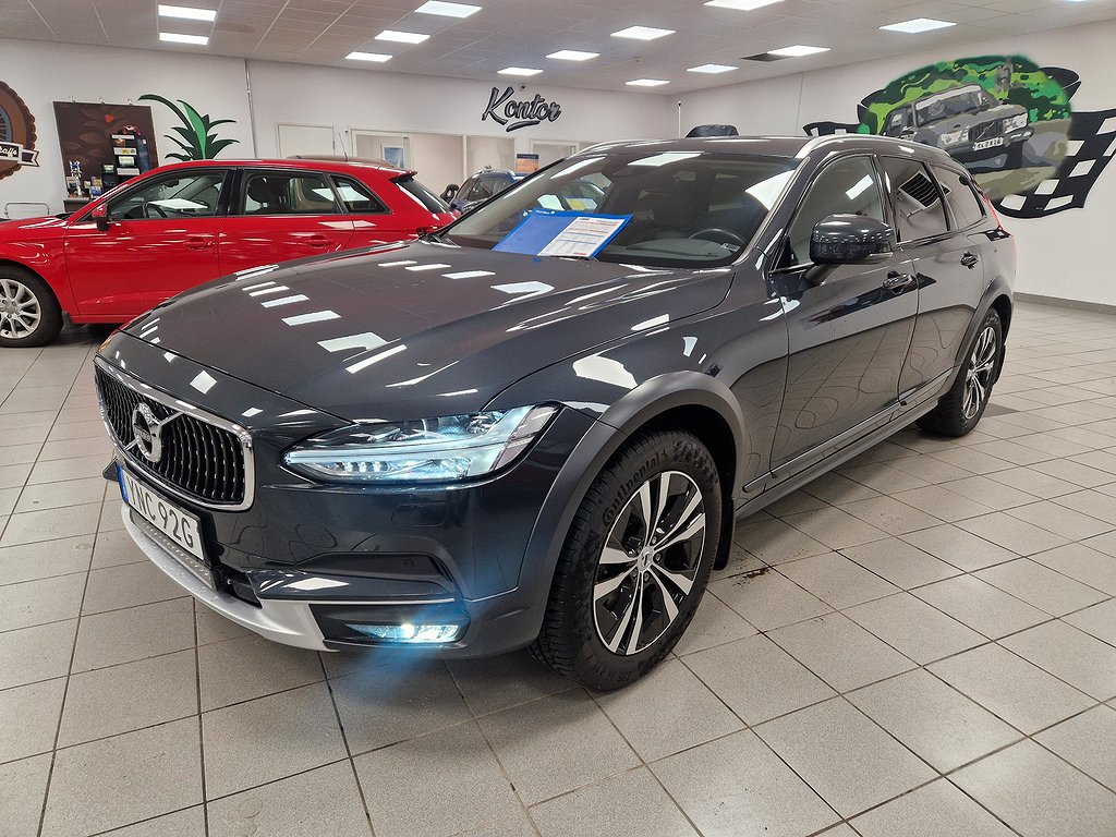 Volvo V90 Cross Country D4 AWD Momentum, VOC, 2brukare, Drag