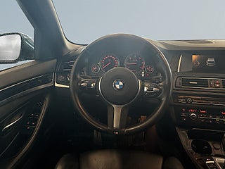 BMW 520d xDrive Touring S&V-hjul/Drag/Skinn/HiFi/Rattvärme – bild 9