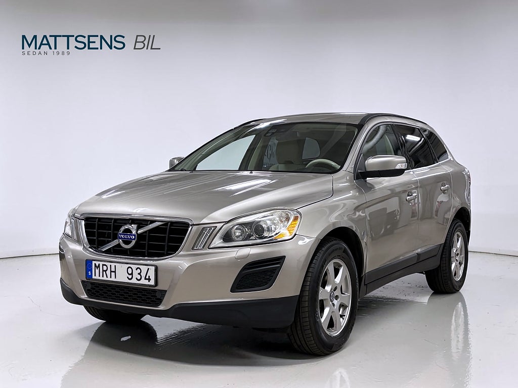 Volvo XC60 D3 AWD Momentum /Bluetooth /Drag /Värmare /Fint skick