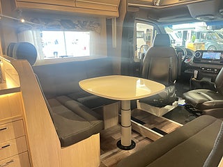 Husbil-halvintegrerad Kabe ROYAL 780 LXL 12 av 31