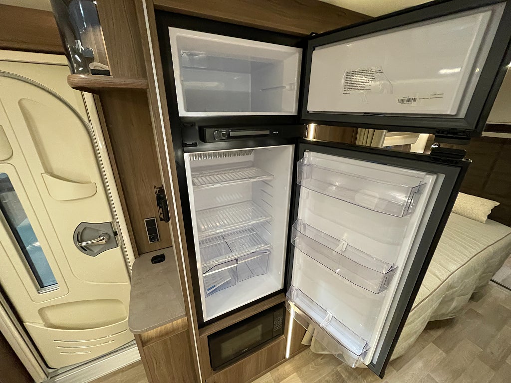 Kabe Imperial 630 TDL E2 KS /AC/Läder/Långbäddar/Badrum bak - Kabe