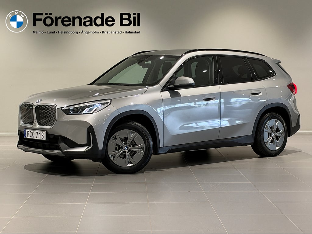 BMW iX1 xDrive30 Active Edition Drag Backkamera 17"