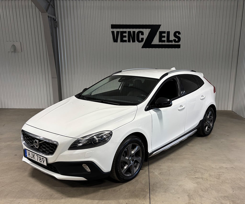 Volvo V40 Cross Country D3 Automat Summum Backkamera Värmare Dragkrok