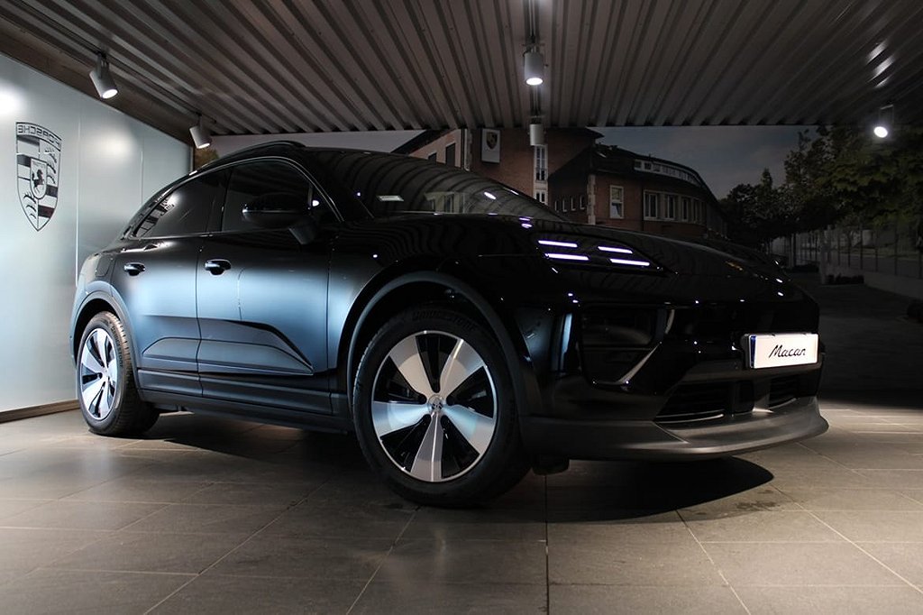 Porsche Macan 4 Electric 4