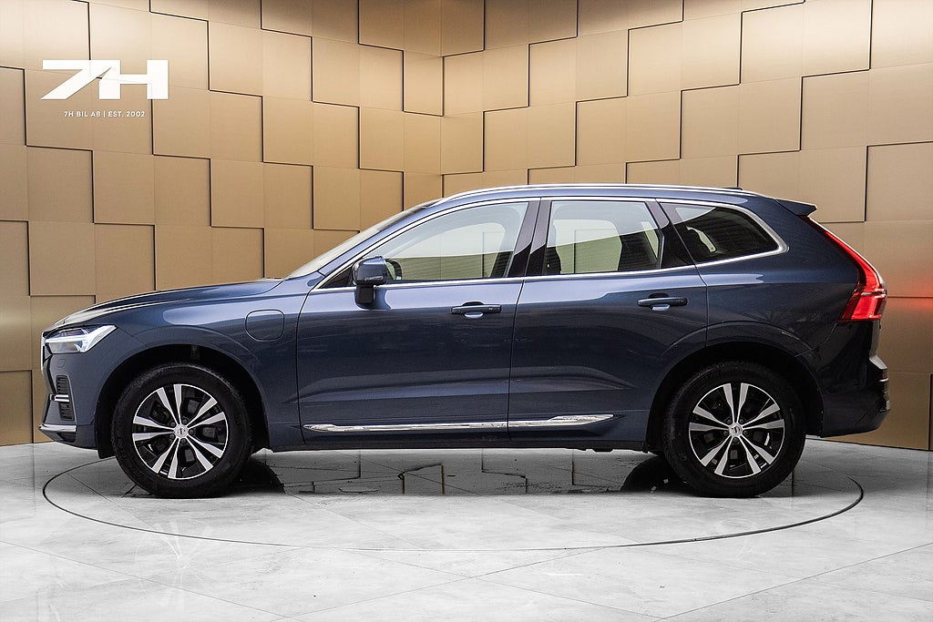 Volvo XC60 Recharge T6 AWD Core Pano Drag Pilot Assist Kamera