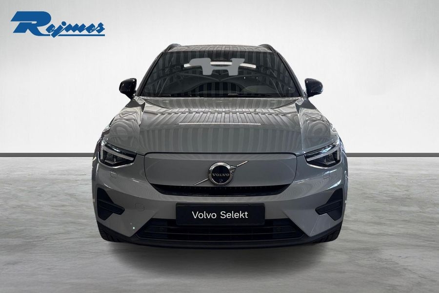 Volvo EX40 2025, photo 3/75