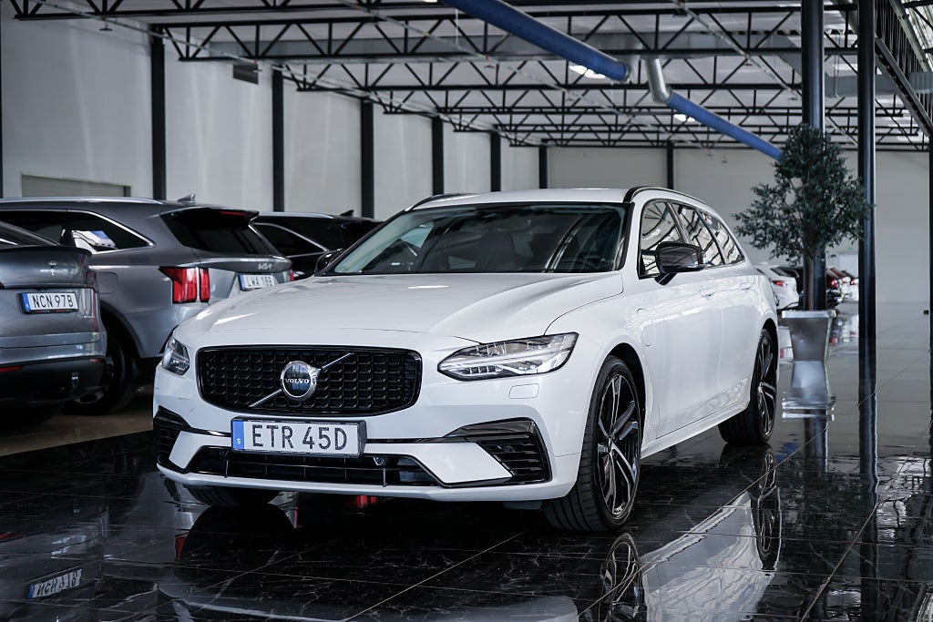 Volvo V90 Recharge T6 AWD Geartronic Plus Dark | Skinn | H/K |