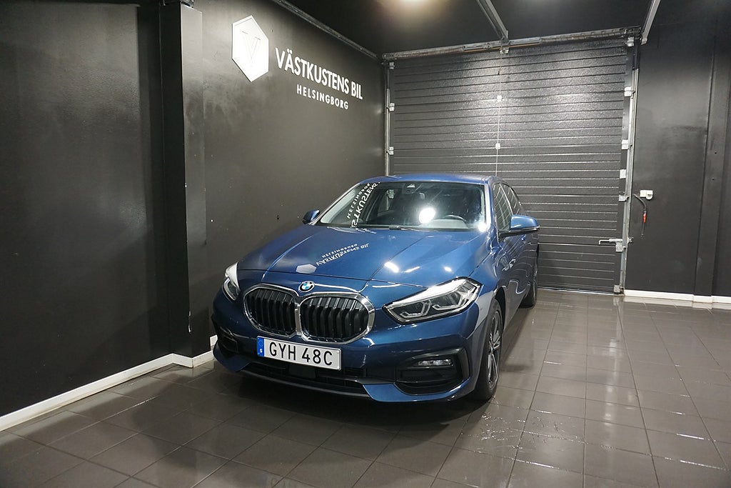 BMW 118 i Steptronic, Sport line, Navi, Ambient, CarPlay 136hk