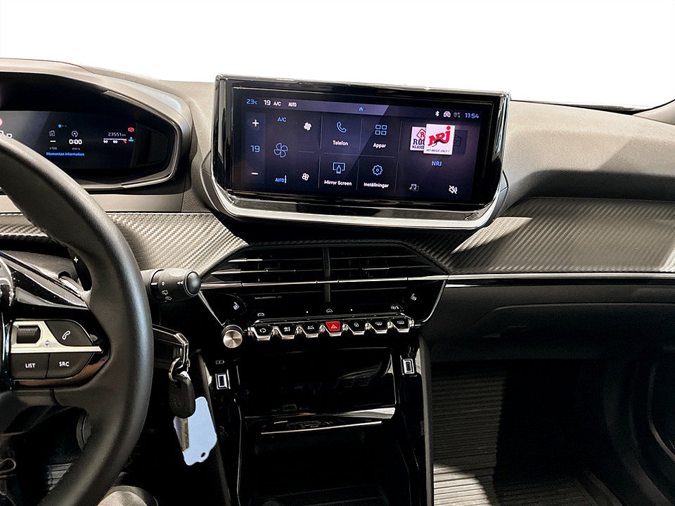 Bild på Peugeot 2008 Allure 1.2 PT 130hk Aut P-SENSORER CARPLAY
