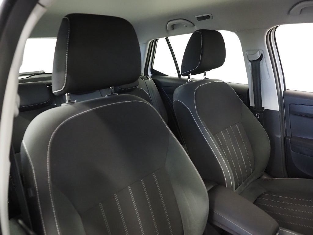 Skoda Fabia 1.0 TSI Style 95hk Motorvärmare Carplay P-Sensorer 2021