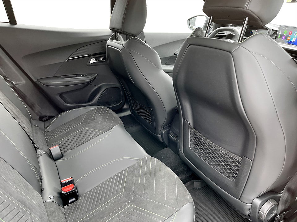 Bild på Peugeot 2008 2008 GT Hybrid 145hk Aut - DEMO