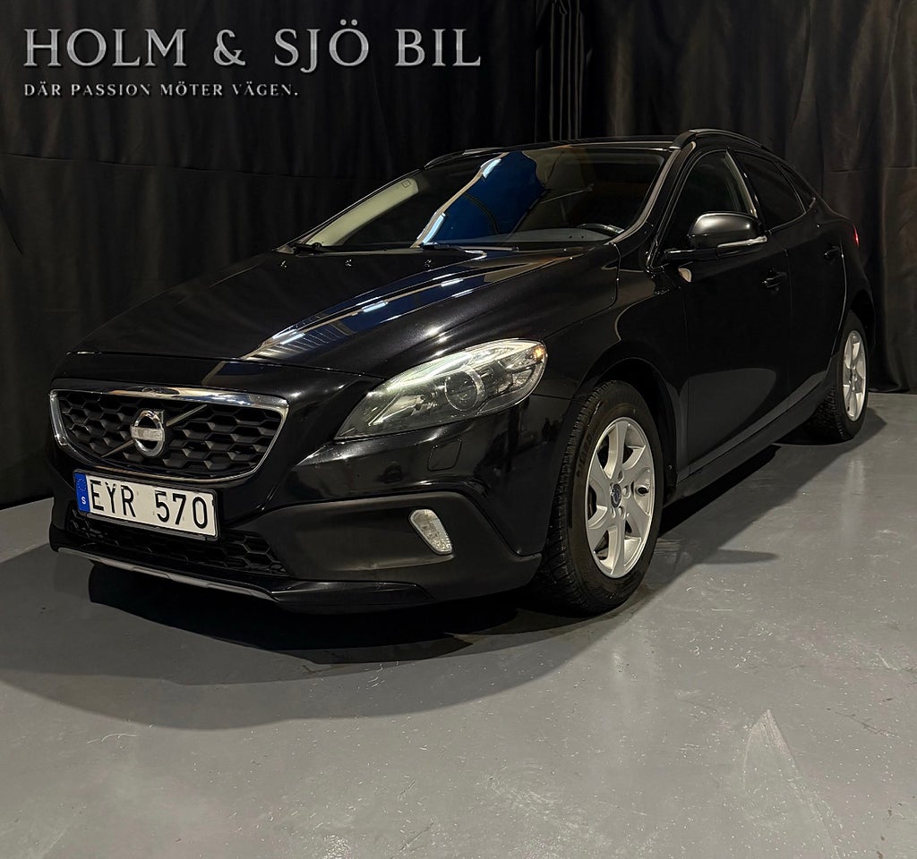 Volvo V40 Cross Country D3 Momentum | Drag |  | Kamera | Värmare | Manuell