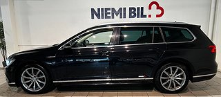 Volkswagen Passat Sportscombi R-Line AWD Dvärm Kamera Drag