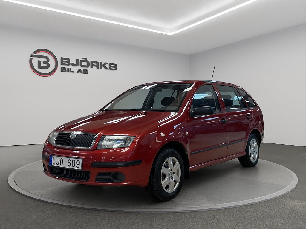 Skoda Fabia Kombi 1.4 AC Drag 2Brukare Låga Mil Nyservad 80hk
