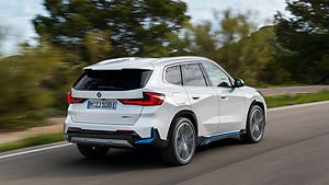 BMW iX1 har en räckvidd på upp till 43,8 mil enligt WLTP. Foto: BMW