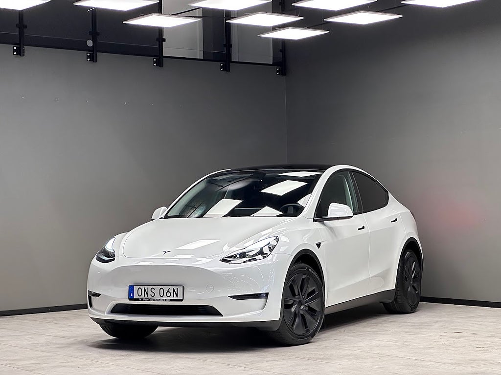 Tesla Model Y Long Range AWD / Värmepump / Premium sound