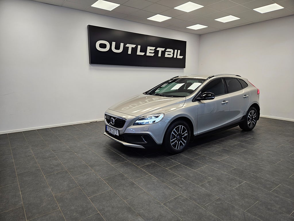 Volvo V40 Cross Country D2 120hk Geartronic Momentum Värmare Navi Backkamera 