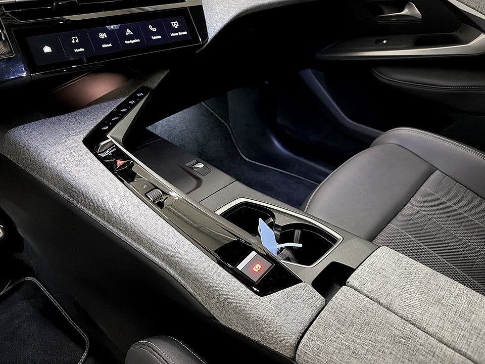 Bild på Peugeot 5008 GT Hybrid 145hk Aut 7-SITS B-KAMERA CARPLAY