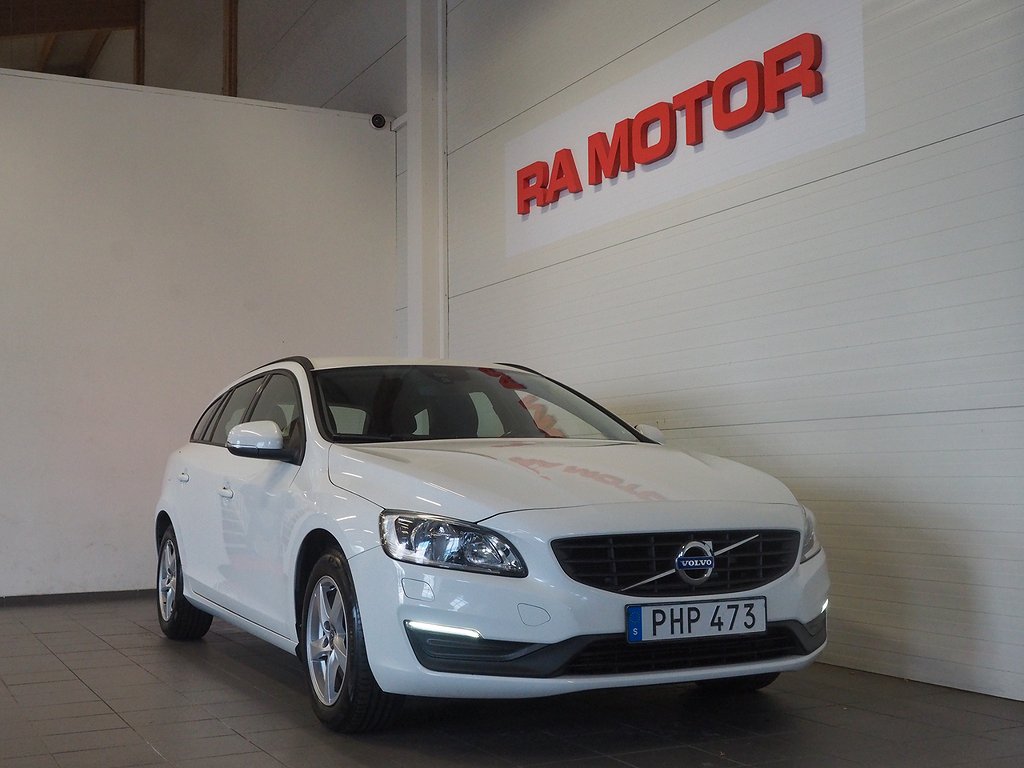 Volvo V60 T3 Kinetic | Dragkrok | VOC | P-Värm | Låga mil 2017