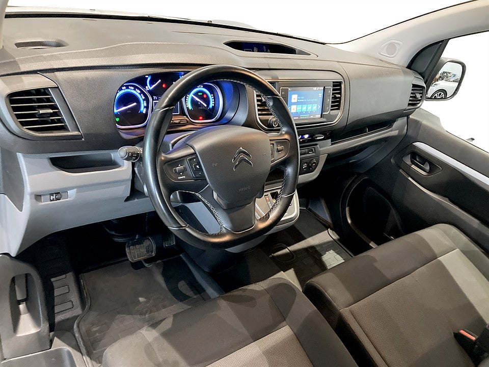 Bild på Citroën e-Jumpy Crew Cab Business Premium 75kWh 136hk Aut L3 B-KAMERA 