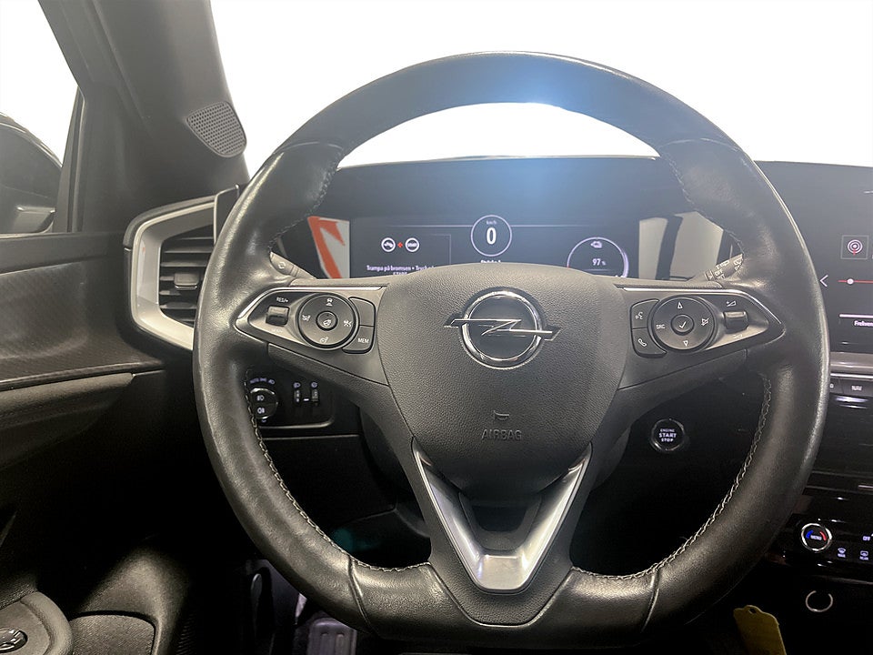 Bild på Opel Mokka-e Ultimate 50kWh 136hk Aut B-KAMERA CARPLAY