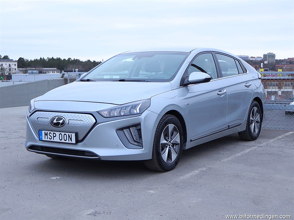Hyundai IONIQ 38.3 kWh 136hk S&V-hjul, Kamera, Premium plus