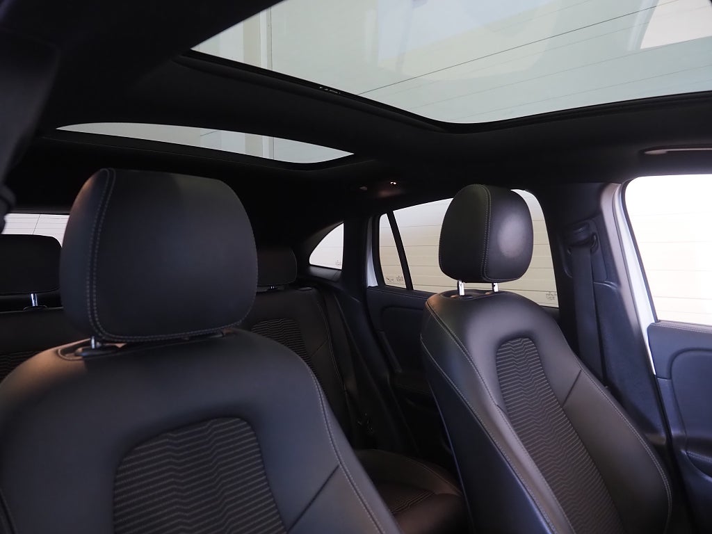 Mercedes-Benz GLA 200 d 8G-DCT Progressive Line Pano Drag Navi Kamera 2021