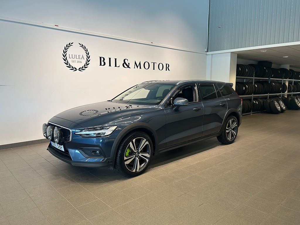 Volvo V60 Cross Country B4 AWD Advanced |4,99%|Drag|Dubb|MoK|B-kamera|RattV|