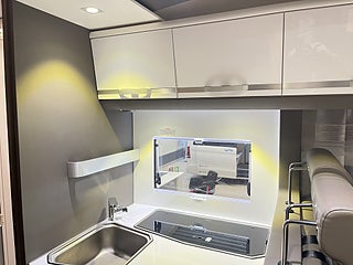 Husbil-halvintegrerad Adria CORAL SUPREME 670 SL 16 av 25