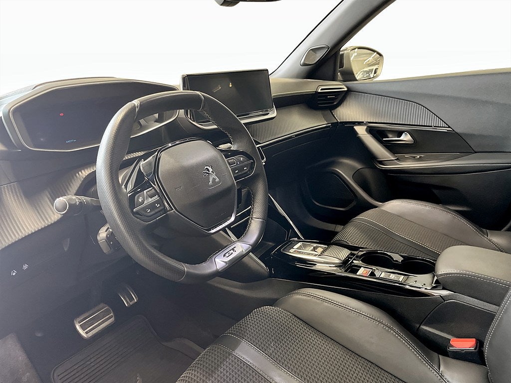 Bild på Peugeot 2008 GT 1.2 PT 130hk Aut - 360-KAMERA, CARPLAY