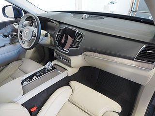 SUV Volvo XC90 7 av 26