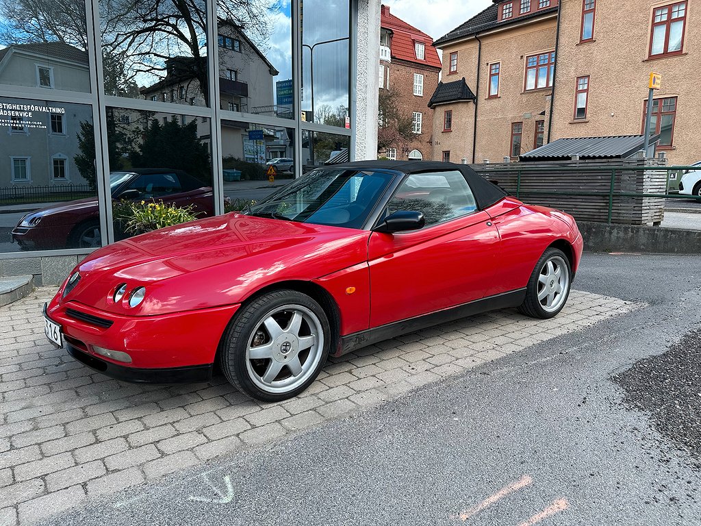 Alfa Romeo Spider 2.0 T.Spark 16V Lusso / Nybesiktigad 