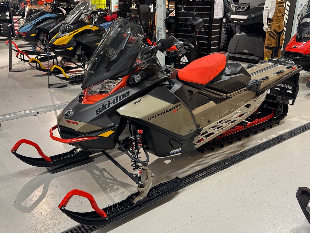 Ski-Doo Backcountry XRS VIP 154 850 E-tec 2022 - miniatyr 2